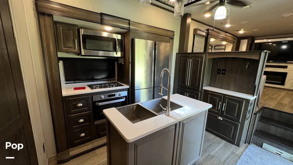 Contact us now about this 2020 Forest River Cardinal 370FLX! 2020 Cardinal 370FLX by Forest River from Pop RVs in Montgomery, Texas