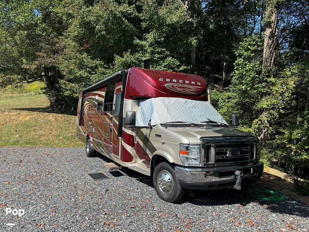 Contact us now about this 2018 Coachmen Concord 300DS! 2018 Concord 300DS by Coachmen from Pop RVs in Burnsville, North Carolina