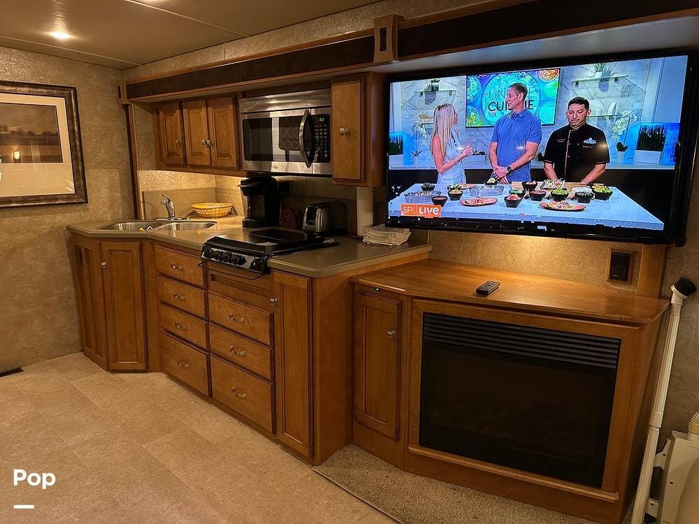 Contact us now about this 2015 Winnebago Sightseer 35G! 2015 Sightseer 35G by Winnebago from Pop RVs in Miami, Florida