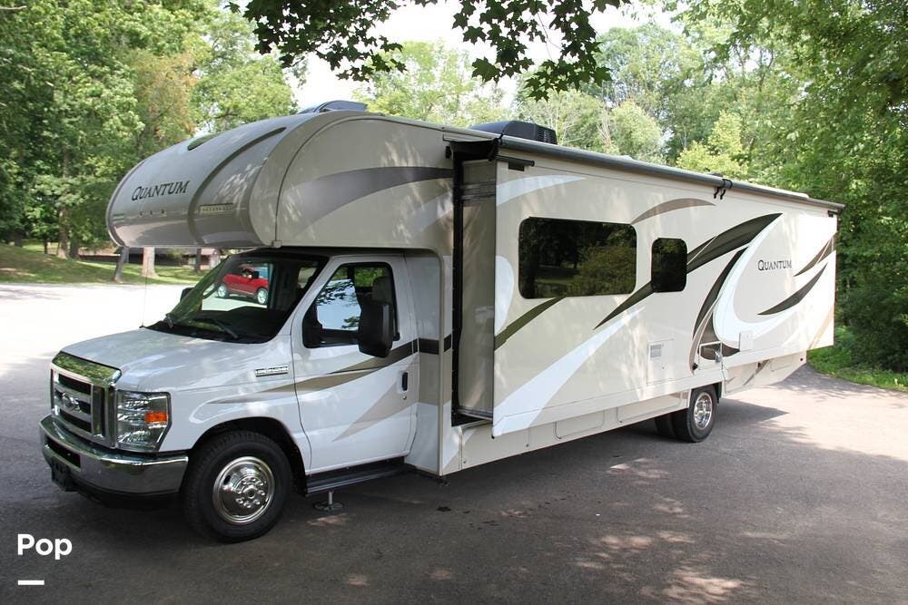 Contact us now about this 2017 Thor Motor Coach Quantum WS31! 2017 Quantum WS31 by Thor Motor Coach from Pop RVs in The Villages, Florida