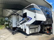 Call now about this 2021 Keystone Fuzion 379! 2021 Keystone Fuzion 379 - Used Toy Hauler For Sale by Pop RVs in Albany, Louisiana features Slideout, Generator, Air Conditioning, Leveling Jacks, Awning