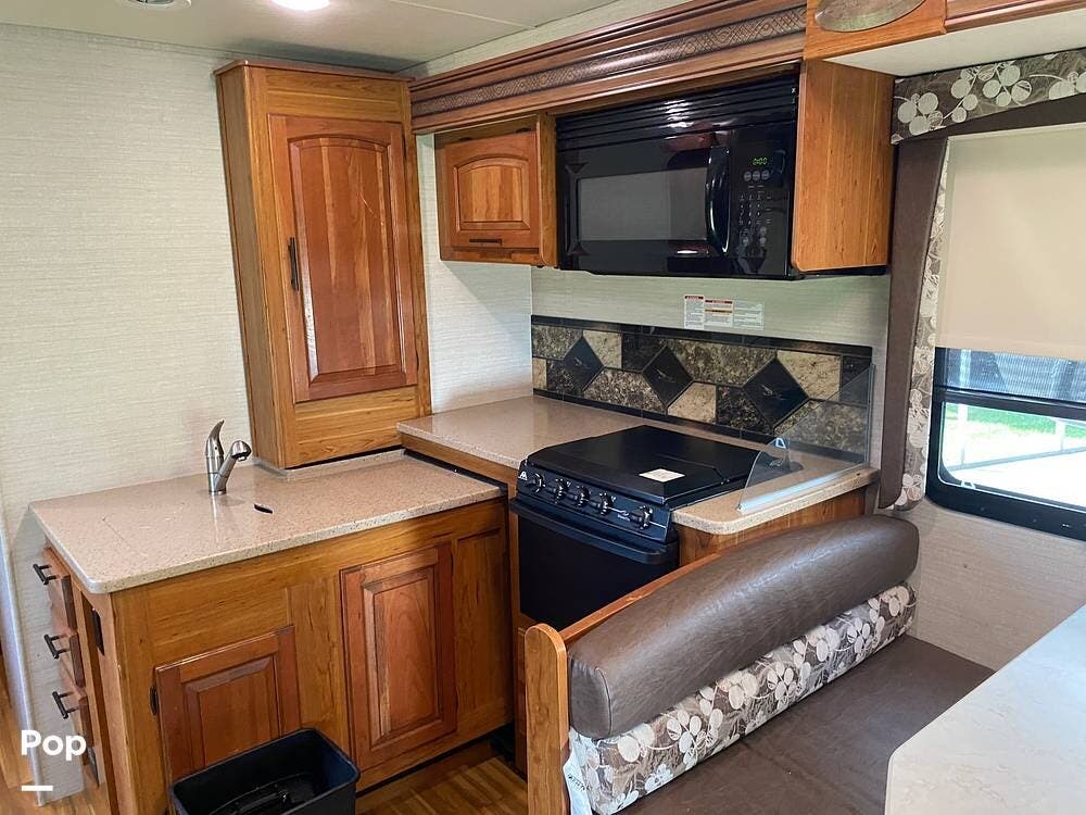 Call now about this 2017 Jayco Greyhawk 29ME! 2017 Jayco Greyhawk 29ME - Used Class C For Sale by Pop RVs in Albany, Louisiana features Generator, Awning, Slideout, Air Conditioning, Leveling Jacks