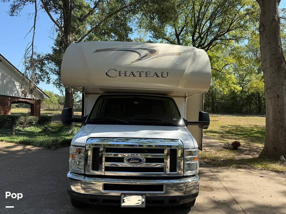 Contact us now about this 2015 Thor Motor Coach Chateau 31W! 2015 Chateau 31W by Thor Motor Coach from Pop RVs in Frankston, Texas