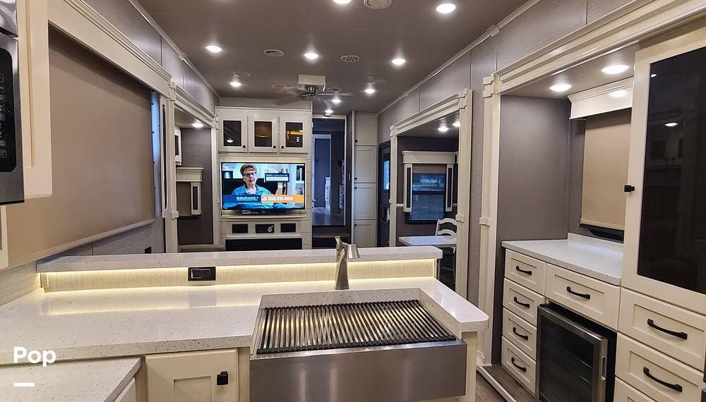 Contact us now about this 2021 Vanleigh Vilano 390LK! 2021 Vilano 390LK by Vanleigh from Pop RVs in Axtell, Texas