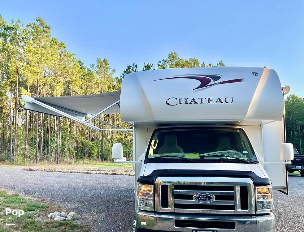Contact us now about this 2016 Thor Motor Coach Chateau 31E! 2016 Chateau 31E by Thor Motor Coach from Pop RVs in Richmond, Texas
