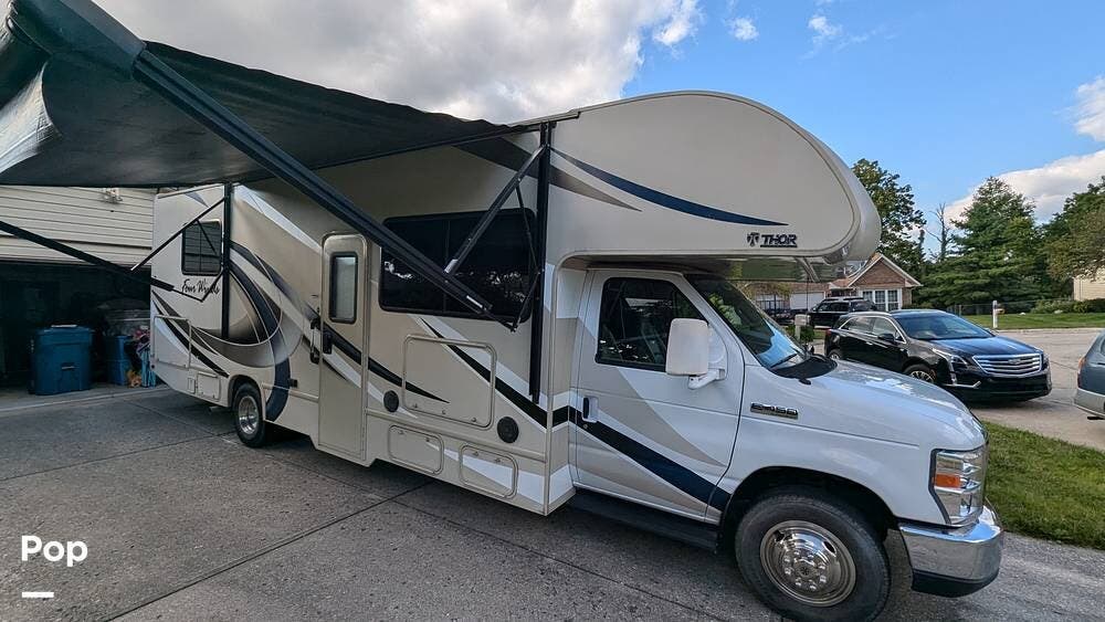 Used 2018 Thor Motor Coach Four Winds 28Z available in Indianapolis, Indiana