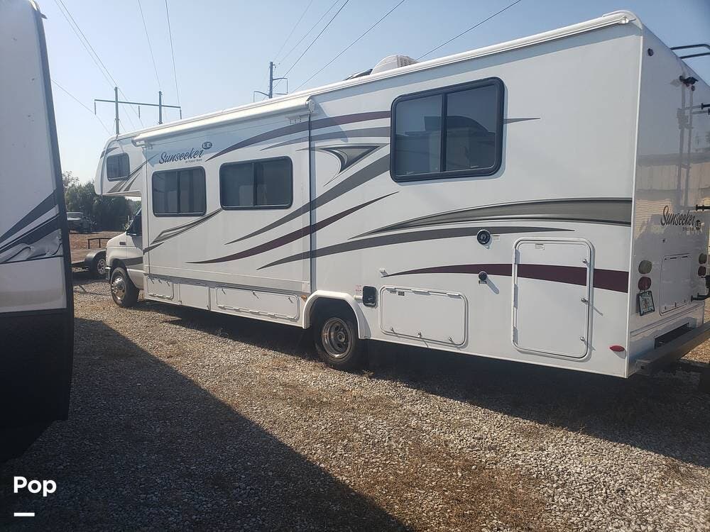 Call now about this 2017 Forest River Sunseeker LE 2850S! 2017 Forest River Sunseeker LE 2850S - Used Class C For Sale by Pop RVs in Pensacola, Florida features Awning, Slideout, Generator, Air Conditioning