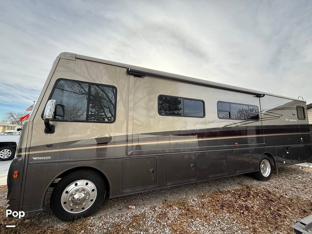 Call now about this 2022 Winnebago Adventurer 35F! 2022 Winnebago Adventurer 35F - Used Class A For Sale by Pop RVs in Riverton, Utah features Slideout, Awning, Air Conditioning, Generator, Leveling Jacks