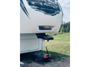 Call now about this 2013 Keystone Alpine 3555RL! 2013 Keystone Alpine 3555RL - Used Fifth Wheel For Sale by Pop RVs in Sault Sainte Marie, Michigan features Air Conditioning, Slideout, Leveling Jacks, Awning