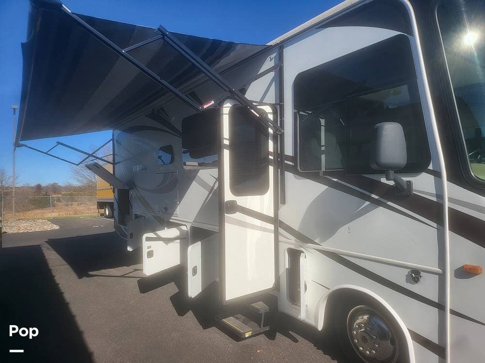 Call now about this 2019 Entegra Coach Vision 29S! 2019 Entegra Coach Vision 29S - Used Class A For Sale by Pop RVs in Souderton, Pennsylvania features Generator, Leveling Jacks, Air Conditioning, Slideout, Awning