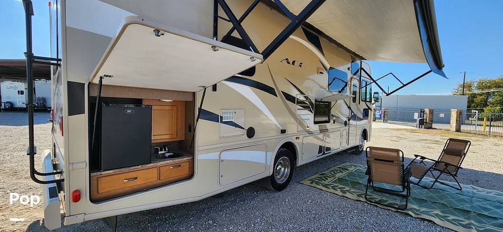 Contact us now about this 2017 Thor Motor Coach A.C.E. 30.3! 2017 A.C.E. 30.3 by Thor Motor Coach from Pop RVs in Anna, Texas