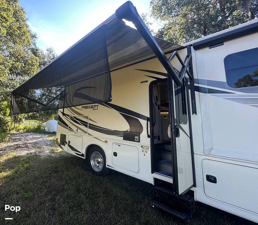 Contact us now about this 2022 Jayco Precept 31UL! 2022 Precept 31UL by Jayco from Pop RVs in Orlando, Florida