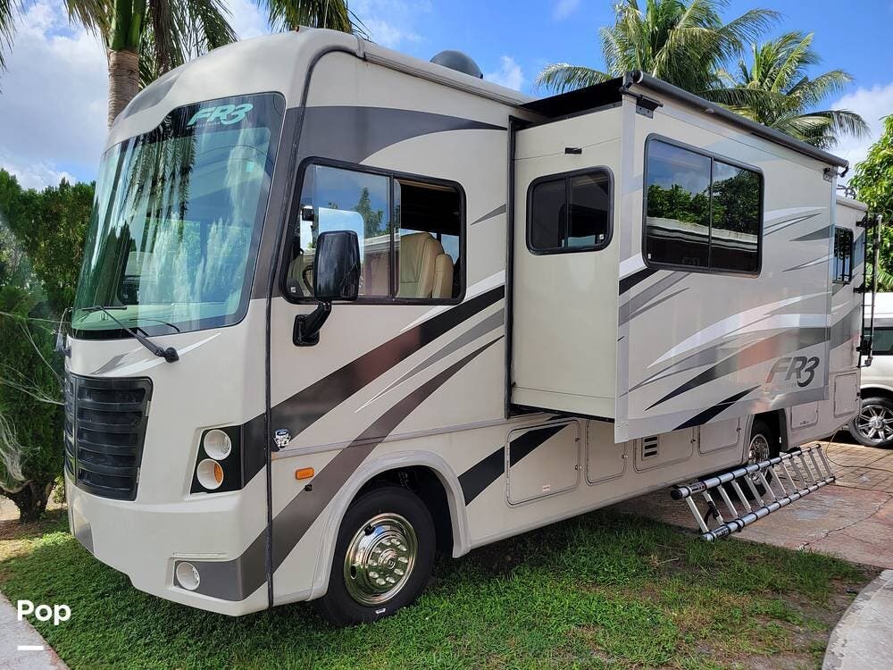 Contact us now about this 2016 Forest River FR3 28DS! 2016 FR3 28DS by Forest River from Pop RVs in Margate, Florida