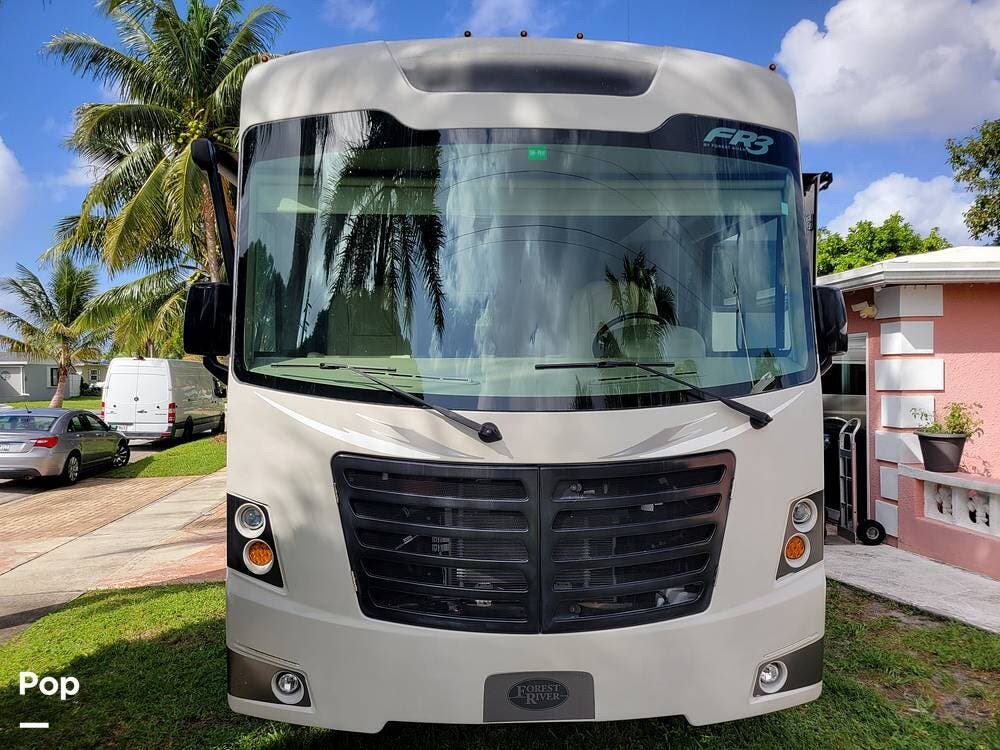Call now about this 2016 Forest River FR3 28DS! 2016 Forest River FR3 28DS - Used Class A For Sale by Pop RVs in Margate, Florida features Generator, Leveling Jacks, Awning, Air Conditioning, Slideout