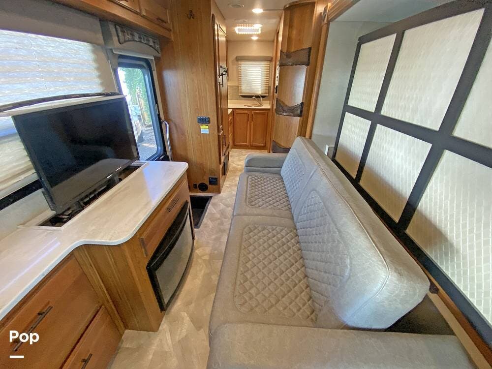 Call now about this 2017 Jayco Melbourne 24M! 2017 Jayco Melbourne 24M - Used Class C For Sale by Pop RVs in Tucson, Arizona features Generator, Slideout, Air Conditioning, Awning