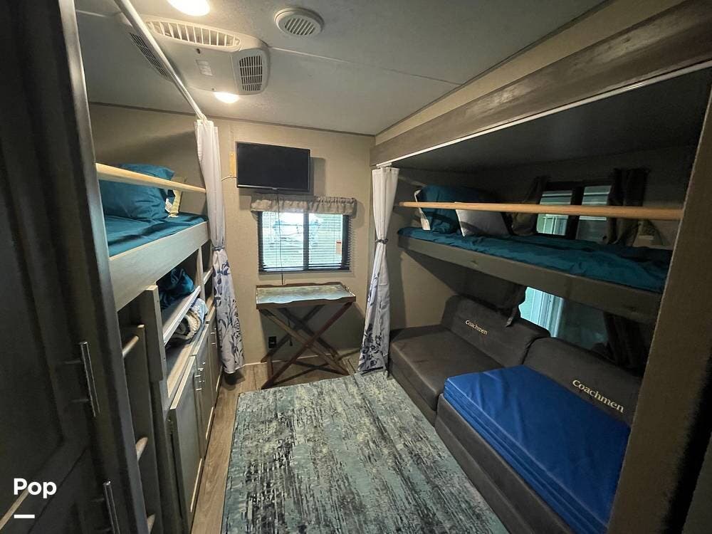 Contact us now about this 2022 Coachmen Catalina 323BHDSK! 2022 Catalina 323BHDSK by Coachmen from Pop RVs in Palm Bay, Florida