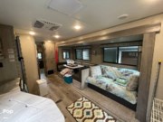 Call now about this 2022 Coachmen Catalina 323BHDSK! 2022 Coachmen Catalina 323BHDSK - Used Travel Trailer For Sale by Pop RVs in Palm Bay, Florida features Air Conditioning, Slideout, Awning