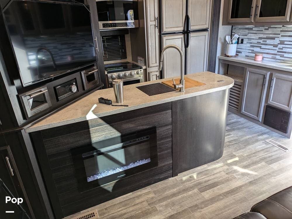 Call now about this 2020 Jayco Talon 403T! 2020 Jayco Talon 403T - Used Toy Hauler For Sale by Pop RVs in Tulsa, Oklahoma features Generator, Air Conditioning, Awning, Slideout