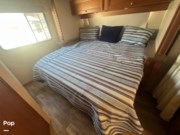 Call now about this 2017 Winnebago Vista 27PE! 2017 Winnebago Vista 27PE - Used Class A For Sale by Pop RVs in Buckeye, Arizona features Air Conditioning, Generator, Leveling Jacks, Slideout, Awning