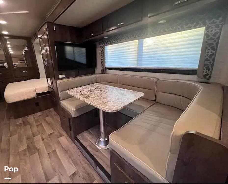 Call now about this 2020 Jayco Redhawk 24B! 2020 Jayco Redhawk 24B - Used Class C For Sale by Pop RVs in Melissa, Texas features Air Conditioning, Slideout, Generator, Awning
