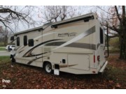 Call now about this 2017 Thor Motor Coach Freedom Elite 29FE! 2017 Thor Motor Coach Freedom Elite 29FE - Used Class C For Sale by Pop RVs in Waynesville, Ohio features Air Conditioning, Slideout, Generator, Awning