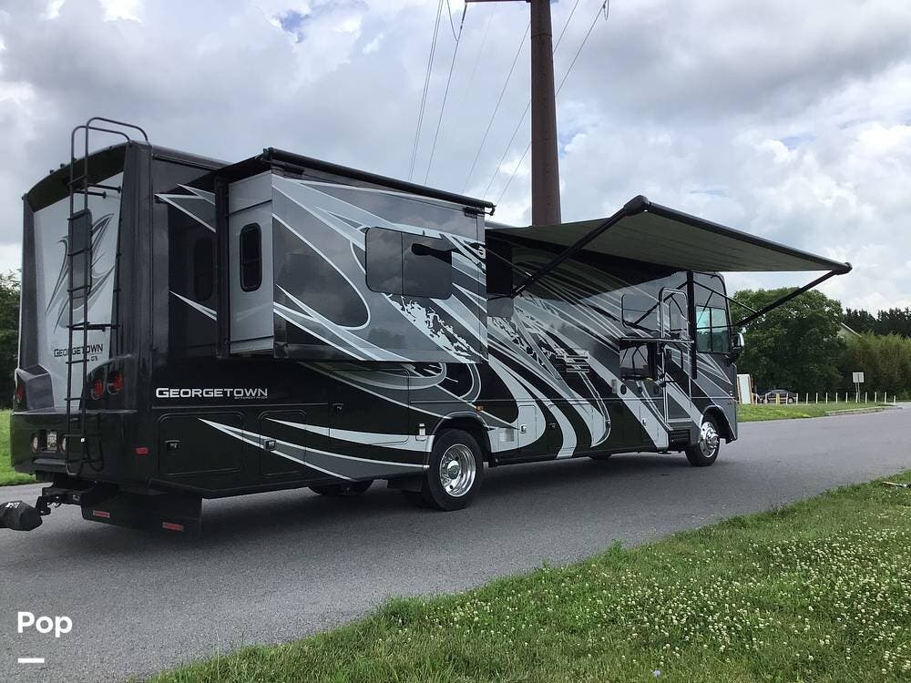 Call now about this 2021 Forest River Georgetown 34M5! 2021 Forest River Georgetown 34M5 - Used Class A For Sale by Pop RVs in Hagerstown, Maryland features Air Conditioning, Generator, Slideout, Leveling Jacks, Awning