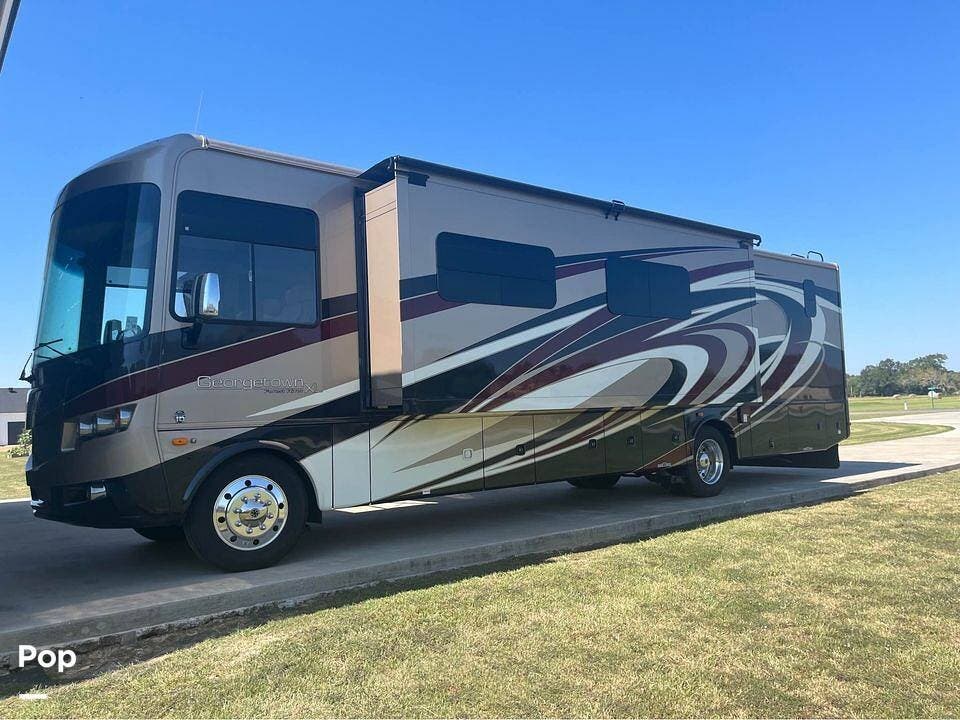 Contact us now about this 2018 Forest River Georgetown XL 369DS! 2018 Georgetown XL 369DS by Forest River from Pop RVs in Opelousas, Louisiana