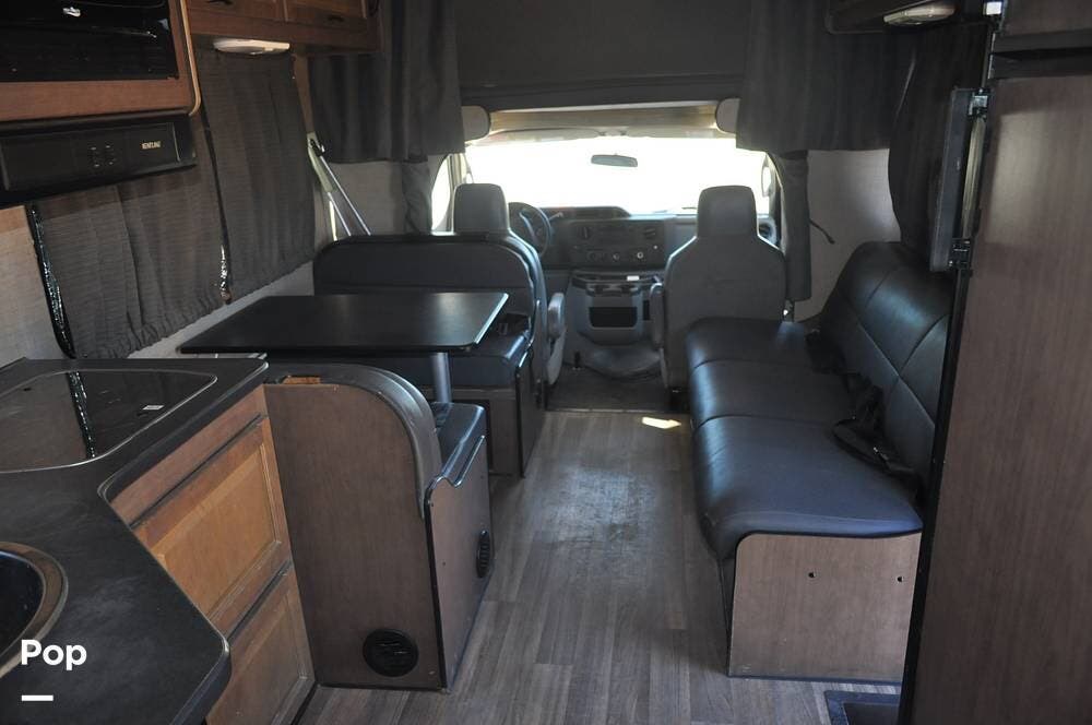 Call now about this 2019 Thor Motor Coach Majestic 28A! 2019 Thor Motor Coach Majestic 28A - Used Class C For Sale by Pop RVs in White Hills, Arizona features Air Conditioning, Generator