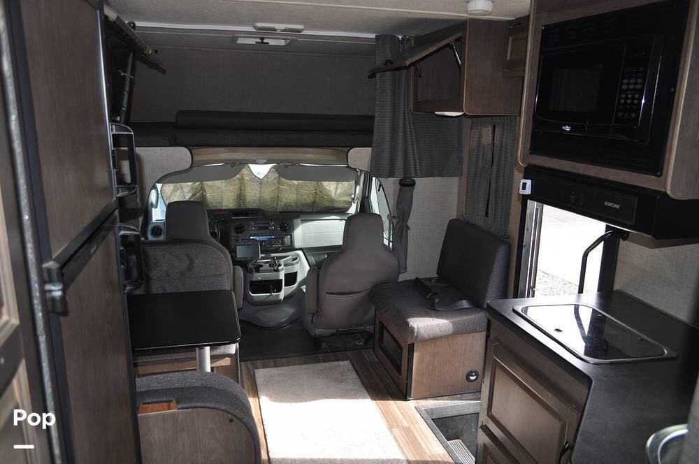 Call now about this 2018 Thor Motor Coach Majestic 23A! 2018 Thor Motor Coach Majestic 23A - Used Class C For Sale by Pop RVs in Bullhead City, Arizona features Air Conditioning, Generator