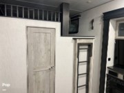 Call now about this 2022 Keystone Avalanche 390DS! 2022 Keystone Avalanche 390DS - Used Fifth Wheel For Sale by Pop RVs in Fond Du Lac, Wisconsin features Slideout, Awning, Leveling Jacks, Air Conditioning