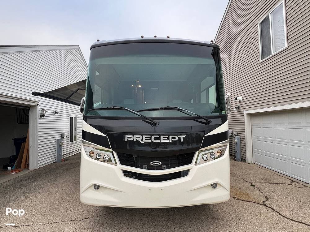 Call now about this 2021 Jayco Precept 36A! 2021 Jayco Precept 36A - Used Class A For Sale by Pop RVs in Creola, Alabama features Air Conditioning, Leveling Jacks, Slideout, Generator