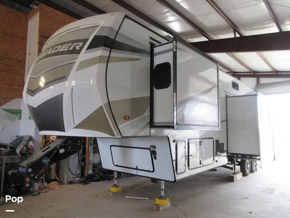 Call now about this 2023 Prime Time Crusader 382MBH! 2023 Prime Time Crusader 382MBH - Used Fifth Wheel For Sale by Pop RVs in Manor, Texas features Leveling Jacks, Slideout, Air Conditioning, Awning