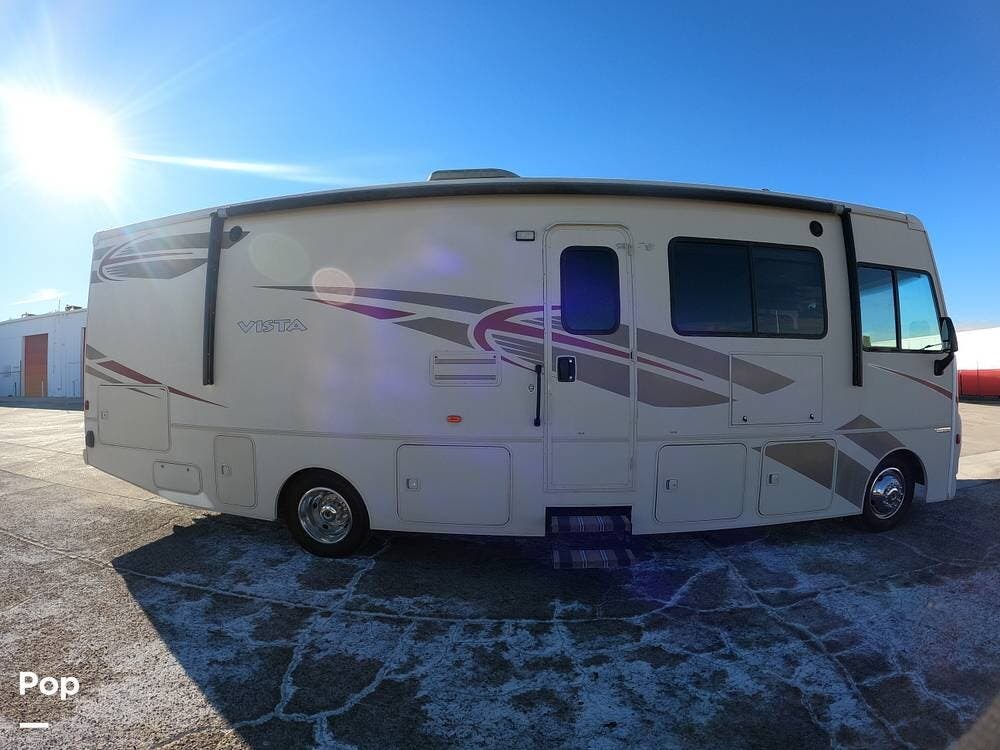 Call now about this 2017 Winnebago Vista 31BE! 2017 Winnebago Vista 31BE - Used Class A For Sale by Pop RVs in Las Vegas, Nevada features Awning, Generator, Slideout, Leveling Jacks, Air Conditioning
