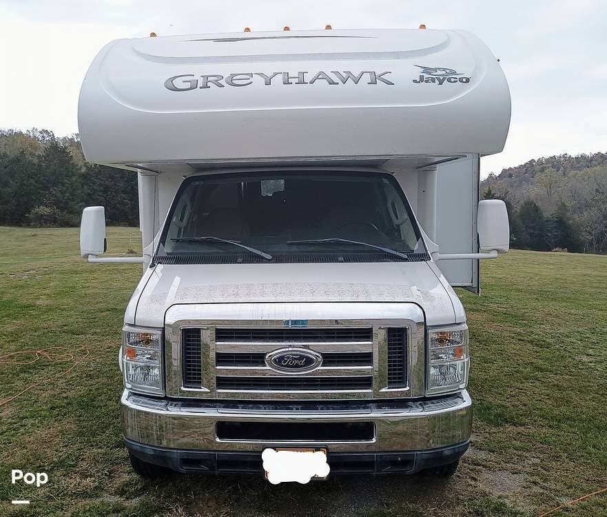 Call now about this 2011 Jayco Greyhawk 31FS! 2011 Jayco Greyhawk 31FS - Used Class C For Sale by Pop RVs in Woodbury, Tennessee features Air Conditioning, Slideout, Generator, Awning