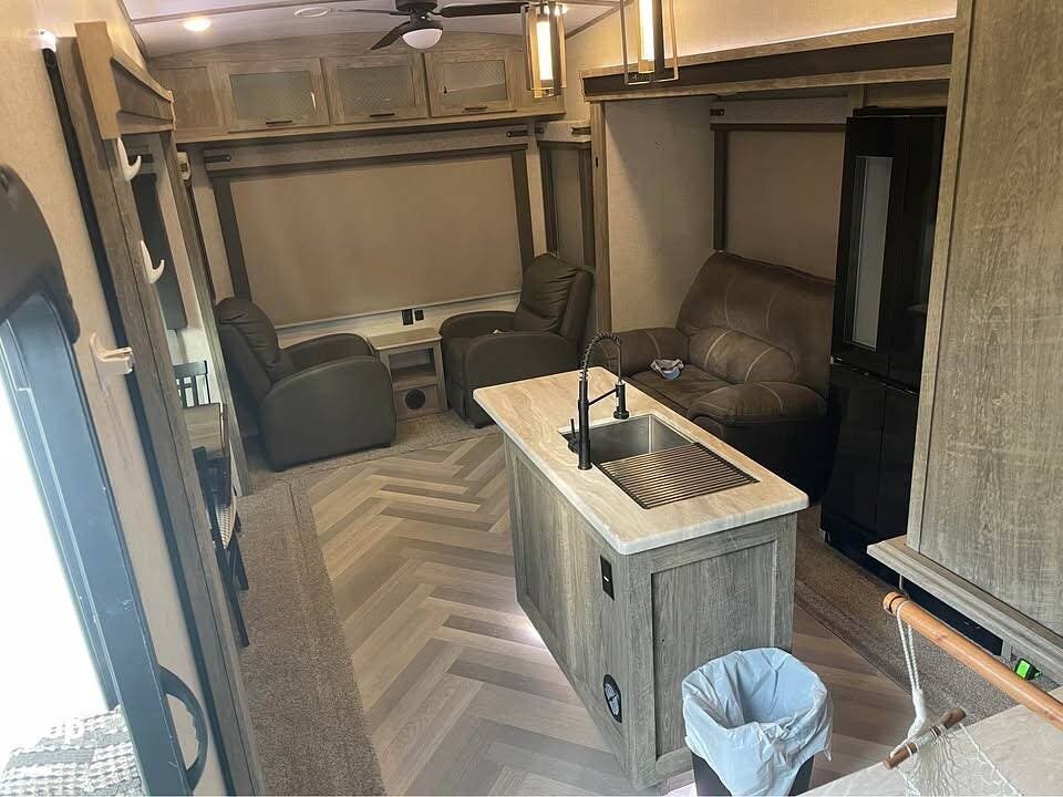 Used 2021 Forest River Wildwood Heritage Glen 286RL available in Jonesborough, Tennessee