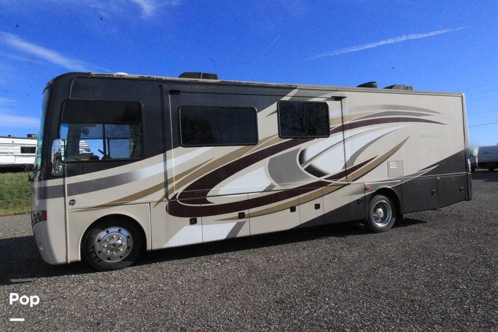 Used 2014 Thor Motor Coach Miramar 32.1 available in Oakwood, Ohio
