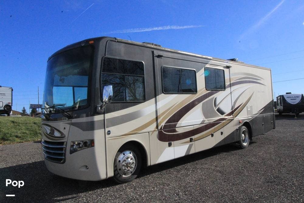 Call now about this 2014 Thor Motor Coach Miramar 32.1! 2014 Thor Motor Coach Miramar 32.1 - Used Class A For Sale by Pop RVs in Oakwood, Ohio features Awning, Generator, Slideout, Air Conditioning, Leveling Jacks
