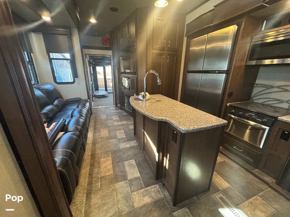 Contact us now about this 2017 Keystone Fuzion Chrome 422! 2017 Fuzion Chrome 422 by Keystone from Pop RVs in Casa Grande, Arizona