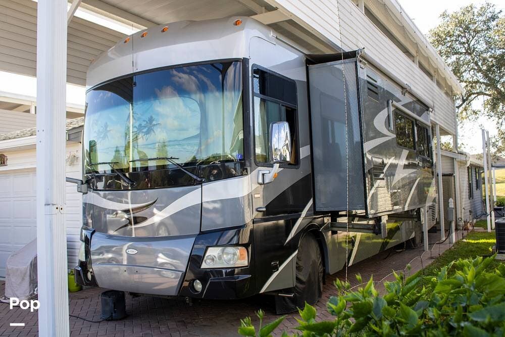 Contact us now about this 2008 Itasca Ellipse 40TD! 2008 Ellipse 40TD by Itasca from Pop RVs in Davenport, Florida