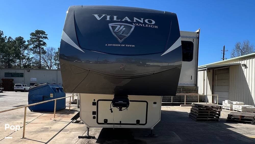 Contact us now about this 2020 Vanleigh Vilano 320GK! 2020 Vilano 320GK by Vanleigh from Pop RVs in Magnolia, Texas