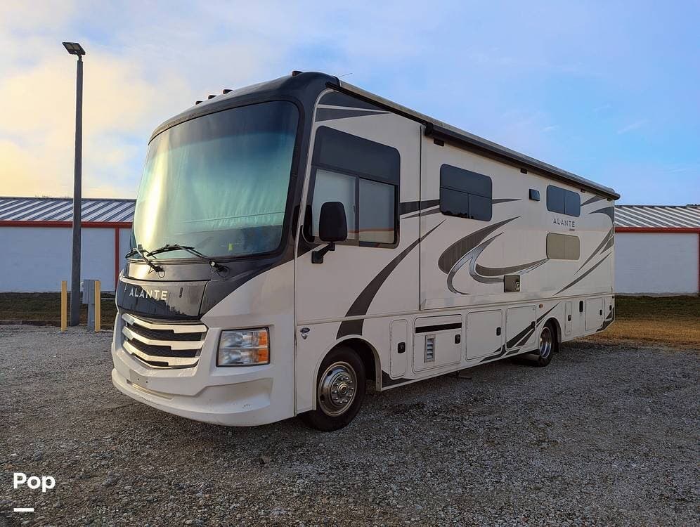 Call now about this 2021 Jayco Alante 29F! 2021 Jayco Alante 29F - Used Class A For Sale by Pop RVs in Port Charlotte, Florida features Awning, Air Conditioning, Leveling Jacks, Generator, Slideout