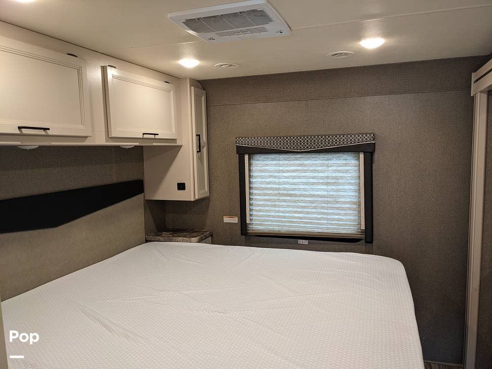 Contact us now about this 2021 Thor Motor Coach A.C.E. 29.5! 2021 A.C.E. 29.5 by Thor Motor Coach from Pop RVs in Valparaiso, Indiana