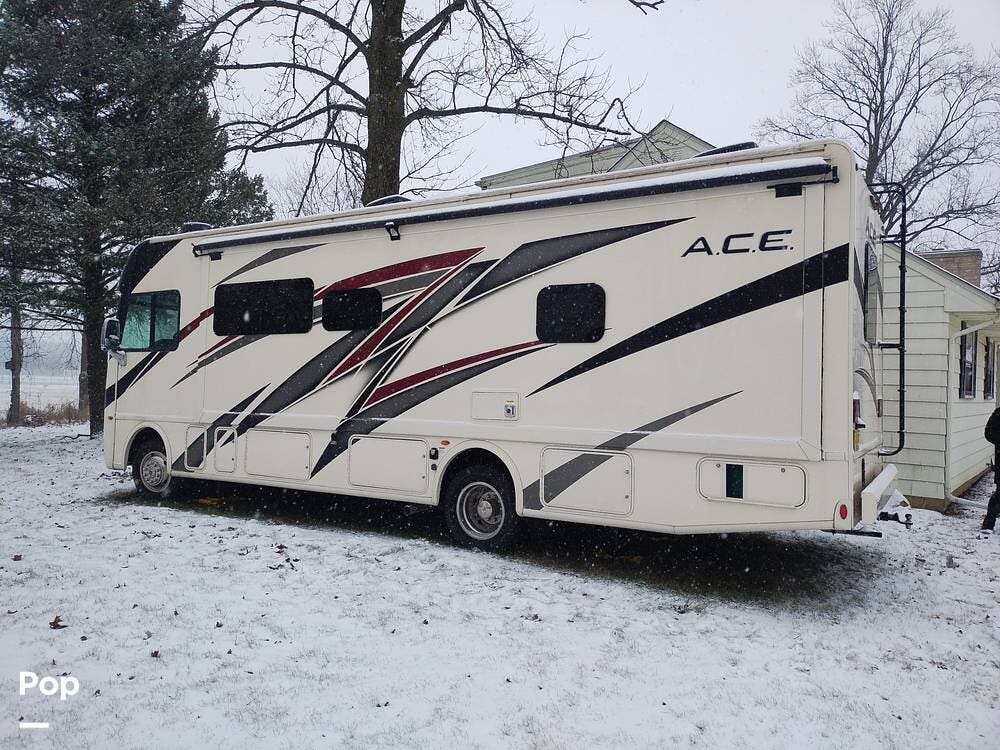 Call now about this 2021 Thor Motor Coach A.C.E. 29.5! 2021 Thor Motor Coach A.C.E. 29.5 - Used Class A For Sale by Pop RVs in Valparaiso, Indiana features Generator, Slideout, Awning, Air Conditioning