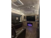 Call now about this 2022 Forest River Sabre 37FLH! 2022 Forest River Sabre 37FLH - Used Fifth Wheel For Sale by Pop RVs in Shady Point, Oklahoma features Leveling Jacks, Awning, Slideout, Air Conditioning