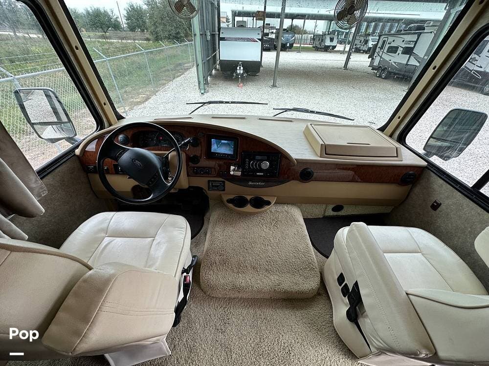 Call now about this 2014 Itasca Sunstar 35F! 2014 Itasca Sunstar 35F - Used Class A For Sale by Pop RVs in Richmond, Texas features Awning, Generator, Leveling Jacks, Slideout, Air Conditioning