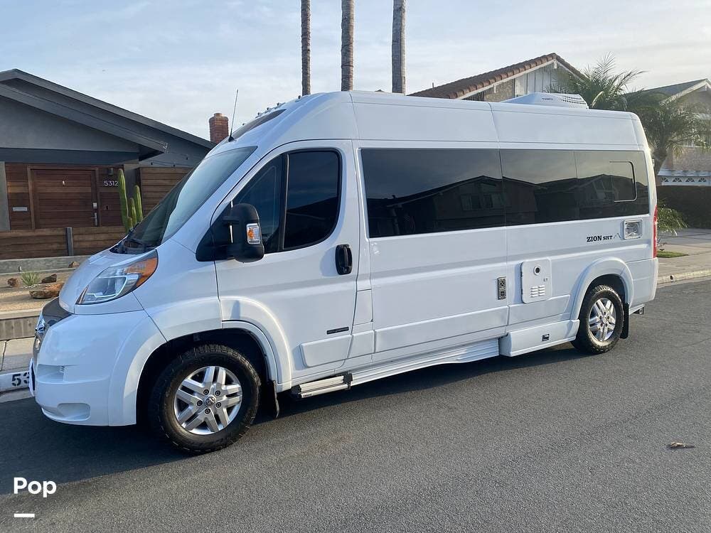 Call now about this 2018 Roadtrek ZION SRT! 2018 Roadtrek ZION SRT - Used Class B For Sale by Pop RVs in Westminster, California features Generator, Air Conditioning, Awning
