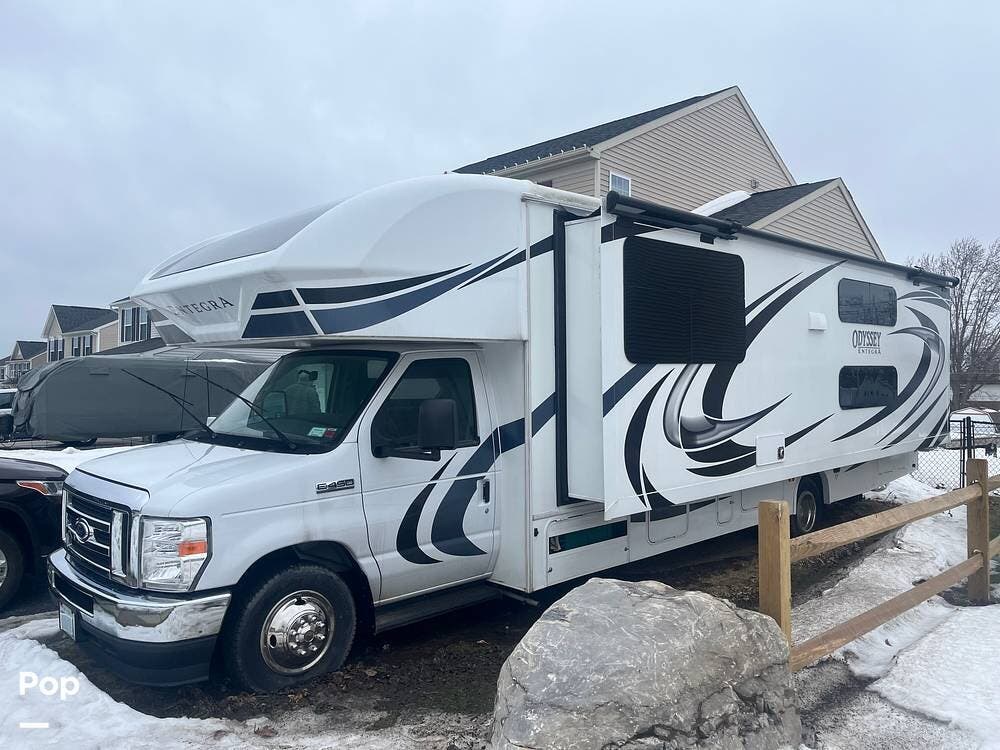 Call now about this 2021 Entegra Coach Odyssey 31F! 2021 Entegra Coach Odyssey 31F - Used Class C For Sale by Pop RVs in Buffalo, New York features Slideout, Leveling Jacks, Air Conditioning, Generator, Awning