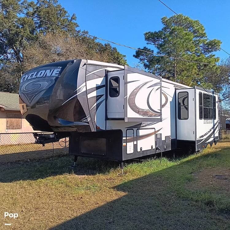 Contact us now about this 2015 Heartland Cyclone 4100! 2015 Cyclone 4100 by Heartland from Pop RVs in Hudson, Florida