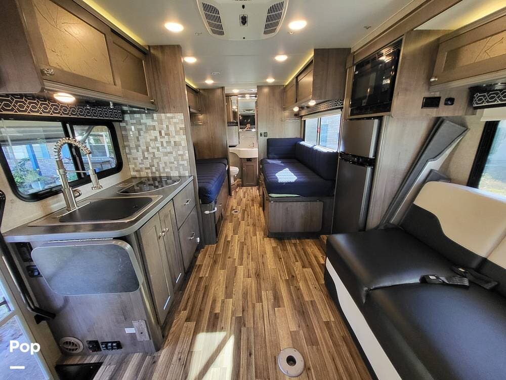 Call now about this 2017 Winnebago Fuse 23A! 2017 Winnebago Fuse 23A - Used Class C For Sale by Pop RVs in Deltona, Florida features Awning, Air Conditioning, Generator, Slideout