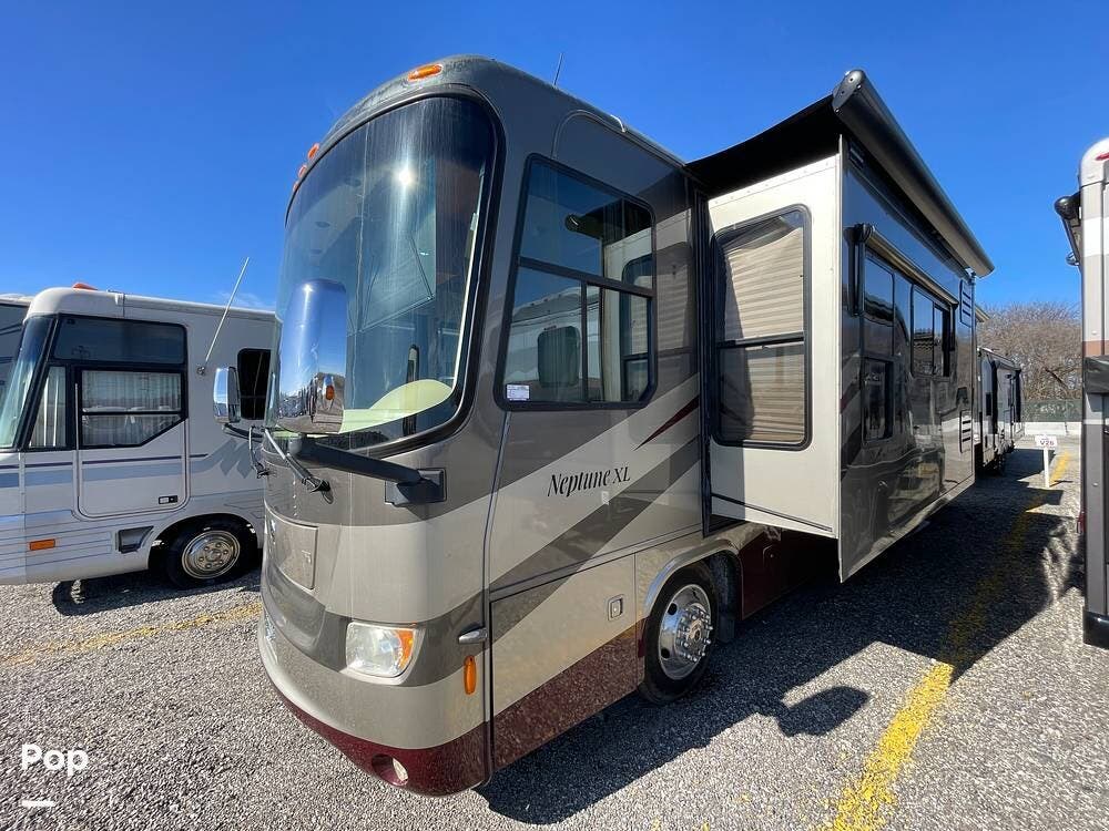 Contact us now about this 2008 Holiday Rambler Neptune 37PDQ! 2008 Neptune 37PDQ by Holiday Rambler from Pop RVs in Sterling Heights, Michigan